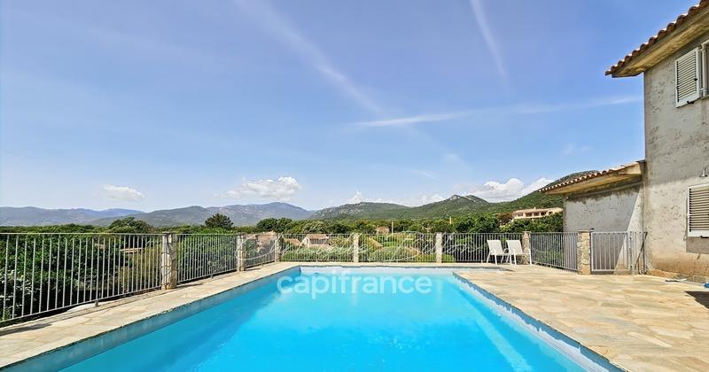 Villa - 246 m² - 10 pièces