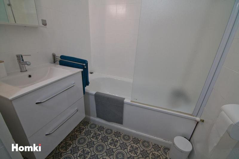 Maison - 1 500 m² - 10 pièces