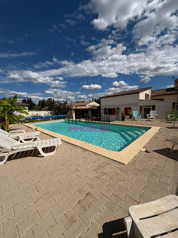 Maison - 200 m² - 8 pièces