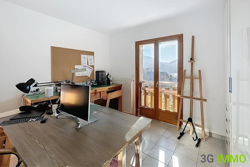 Maison - 230 m² - 10 pièces