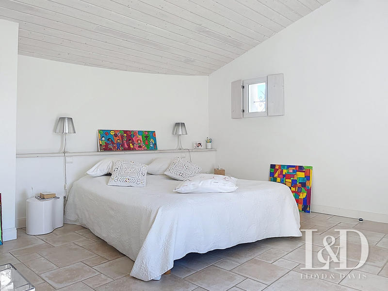 Maison - 203 m² - 6 pièces