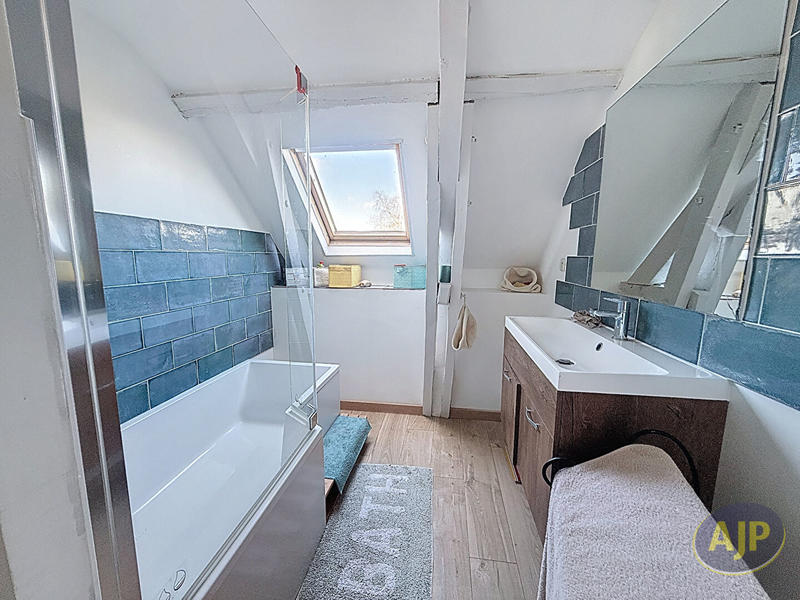 Maison - 175 m² - 8 pièces