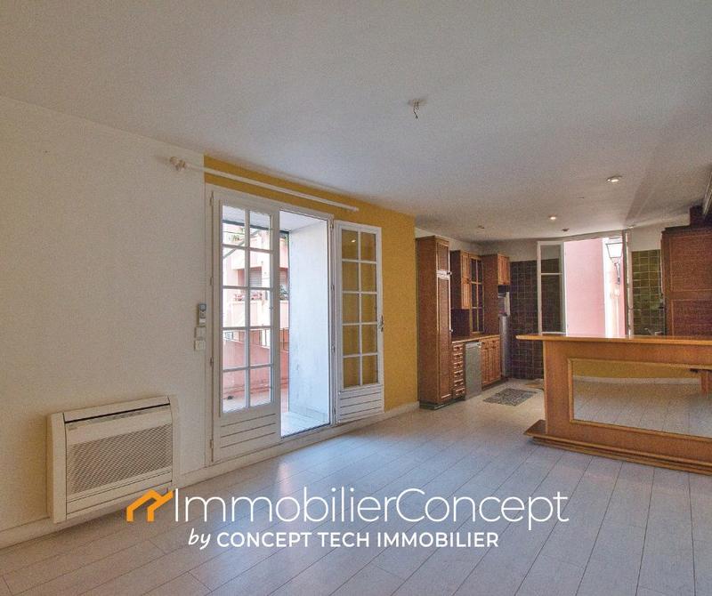 Maison traditionnelle - 139 m² - 8 pièces