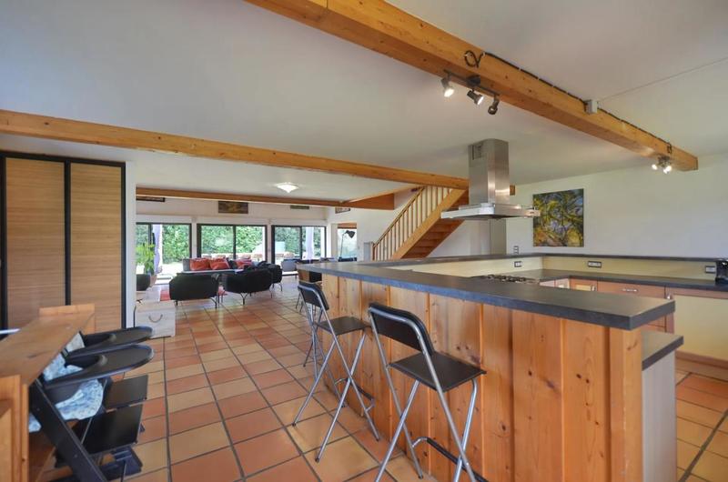 Maison - 318 m² - 12 pièces