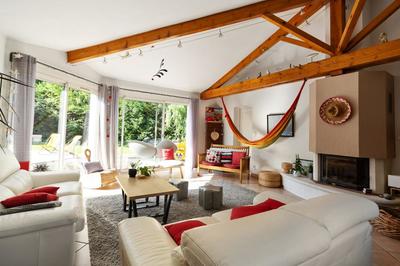 Maison - 224 m² - 7 pièces