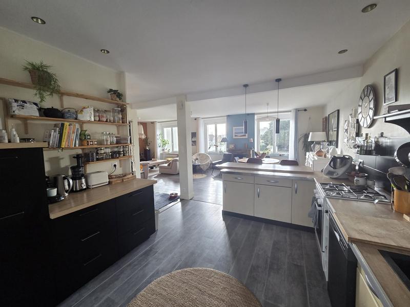 Maison - 150 m² - 8 pièces