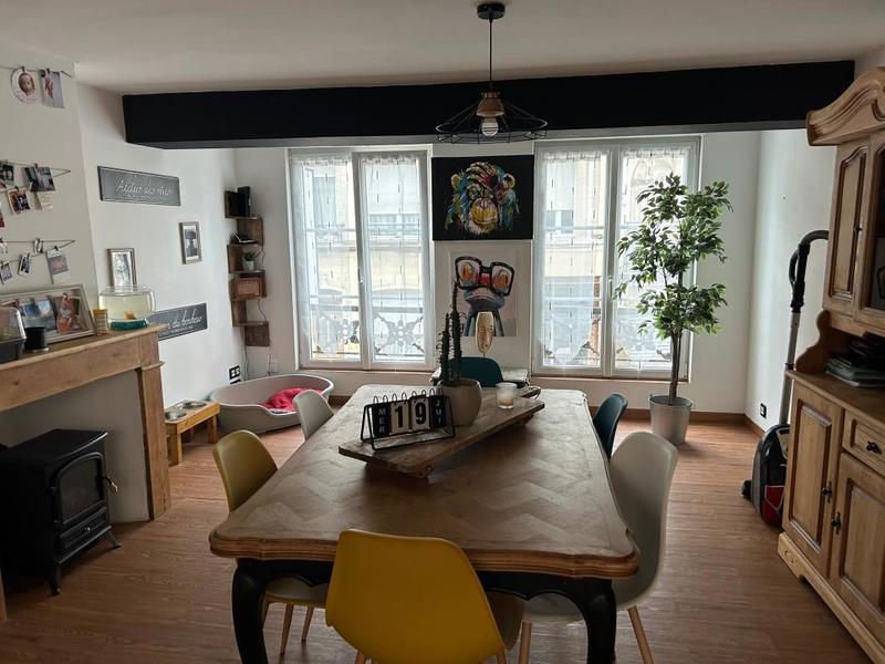 Maison - 300 m² - 3 pièces