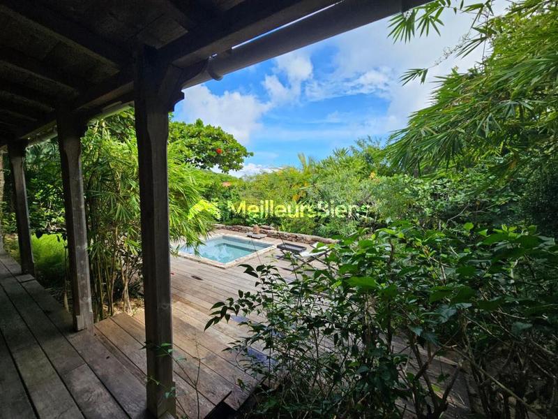 Propriété - 261 m² - 8 pièces