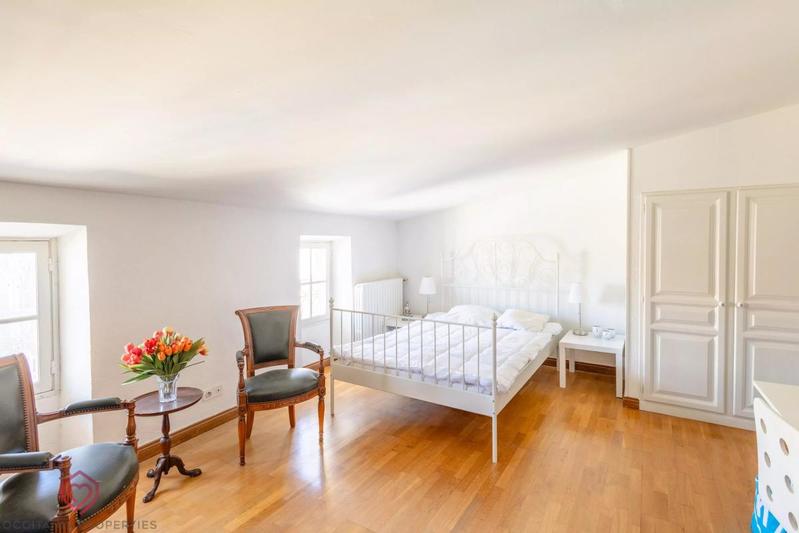 Propriété - 540 m² - 13 pièces