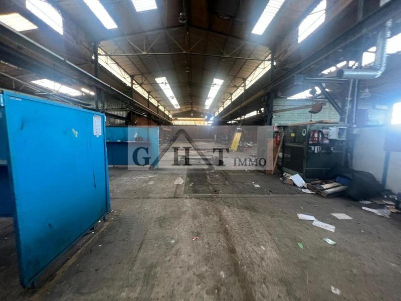 Entrepôt - 3 799 m²