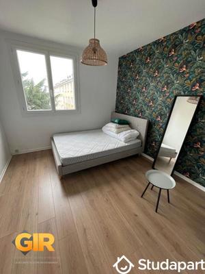 Chambre - 9 m² - 1 pièce