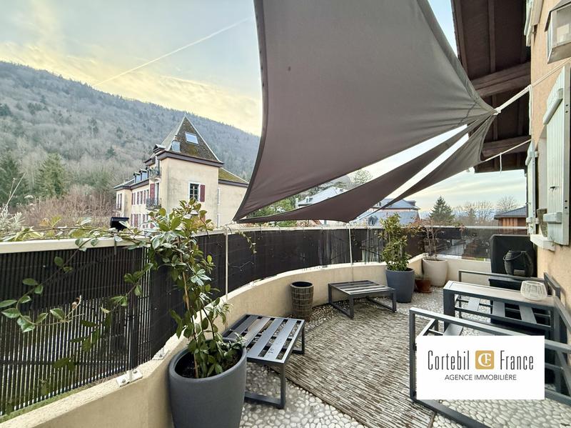 Appartement - 99 m² - 4 pièces