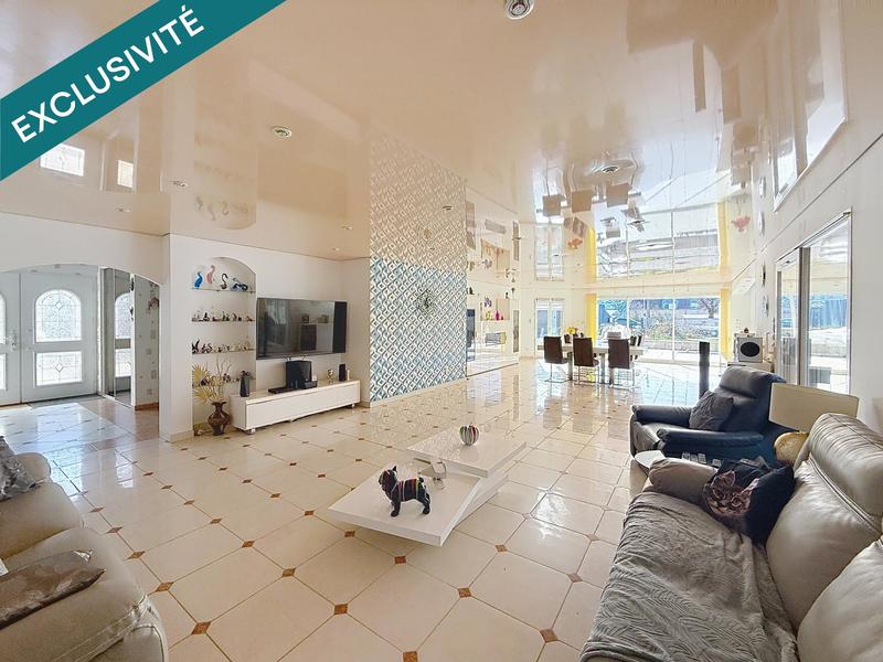 Maison - 440 m² - 10 pièces