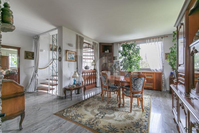 Propriété - 212 m² - 7 pièces