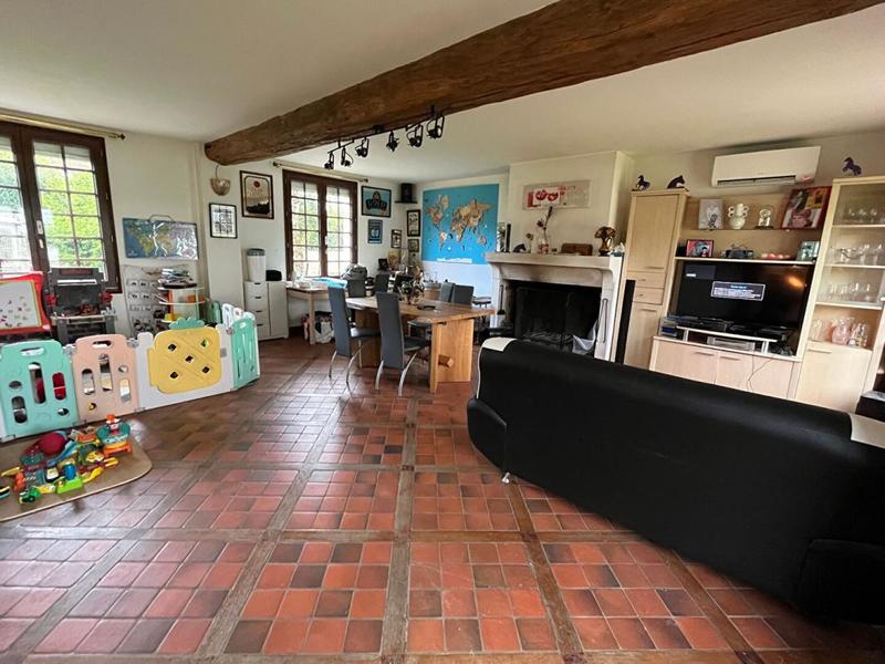 Maison - 180 m² - 8 pièces