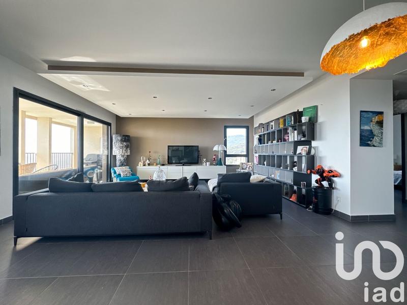 Appartement - 122 m² - 5 pièces