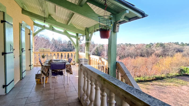 Maison - 163 m² - 7 pièces