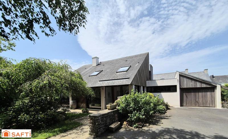 Maison - 189 m² - 9 pièces