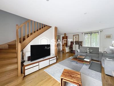 Maison - 153 m² - 9 pièces