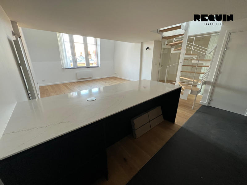 Appartement - 94 m² - 5 pièces