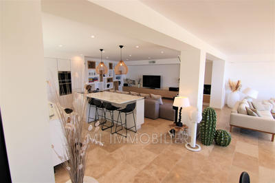 Maison contemporaine - 310 m² - 8 pièces