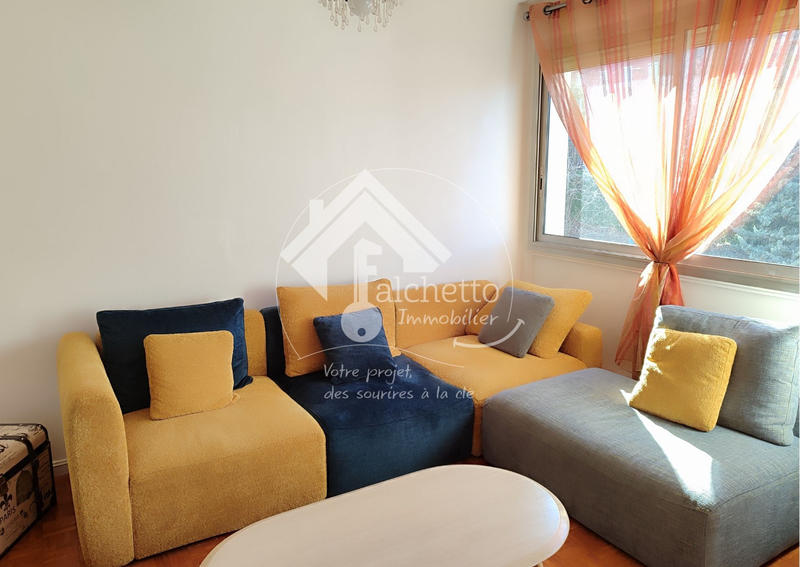 Appartement - 82 m² - 4 pièces