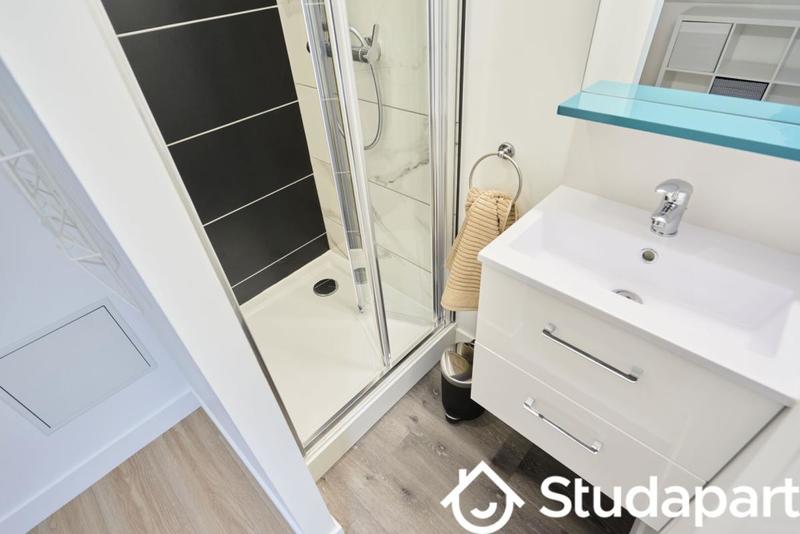 Chambre - 9 m² - 1 pièce