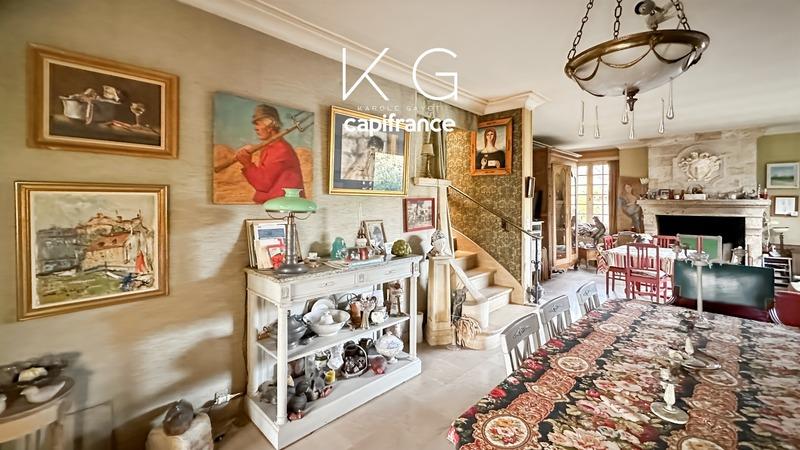 Propriété - 230 m² - 10 pièces