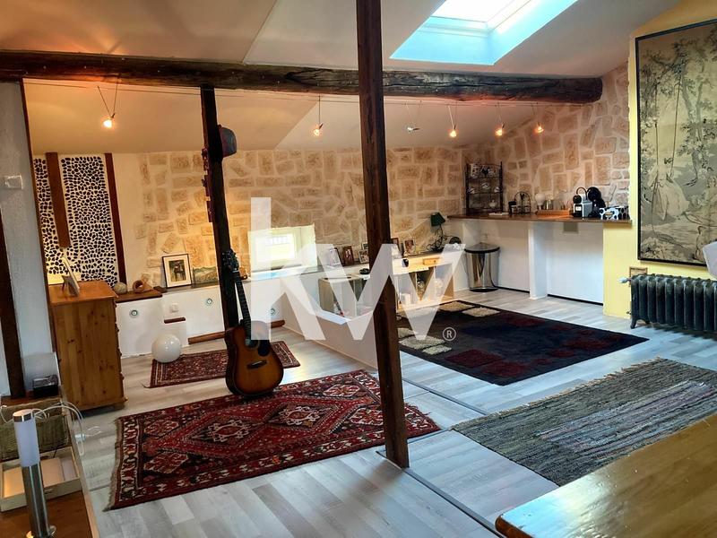 Maison - 260 m² - 6 pièces