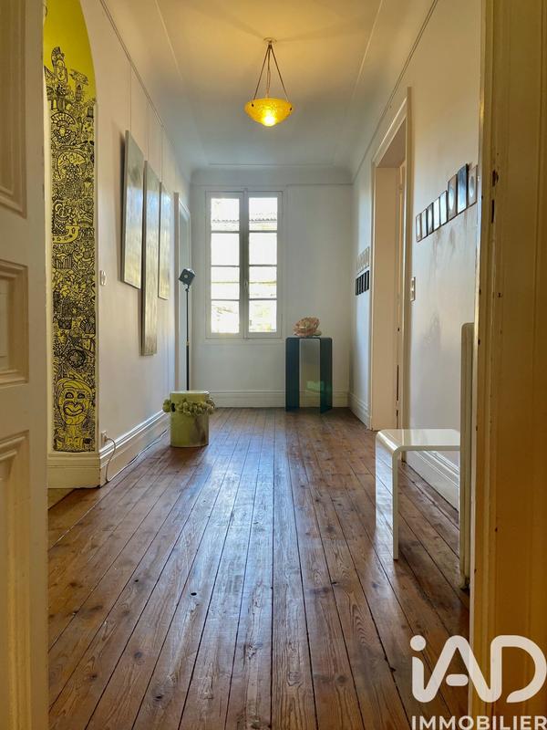 Maison - 270 m² - 9 pièces