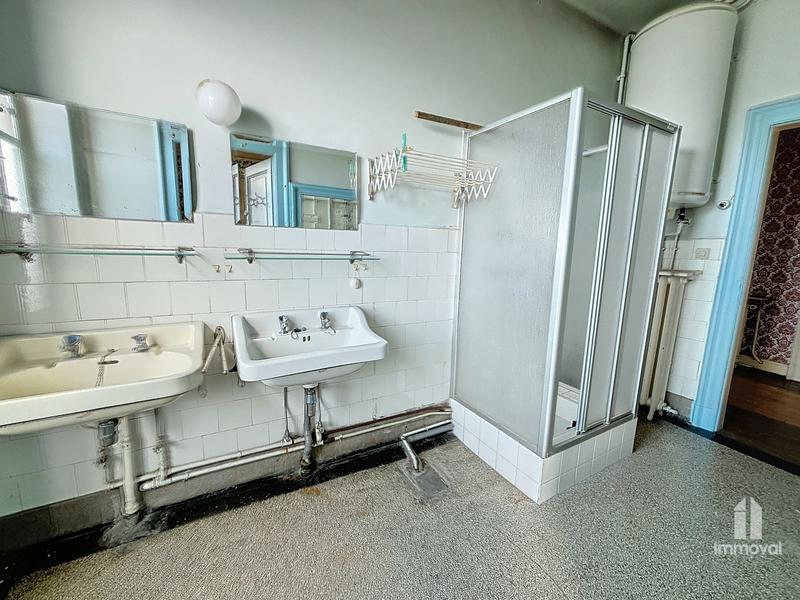 Maison - 238 m² - 11 pièces