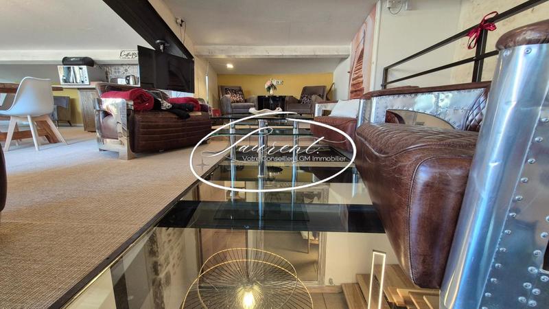 Maison - 243 m² - 8 pièces