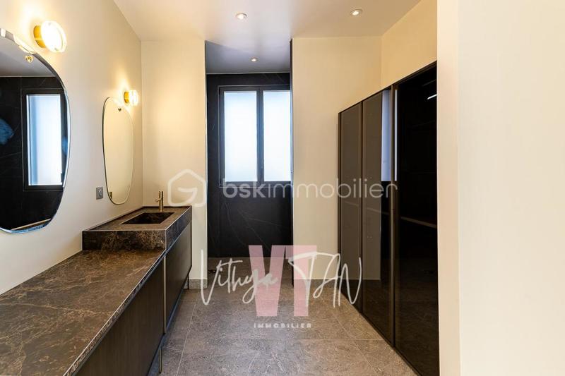 Villa - 368 m² - 10 pièces