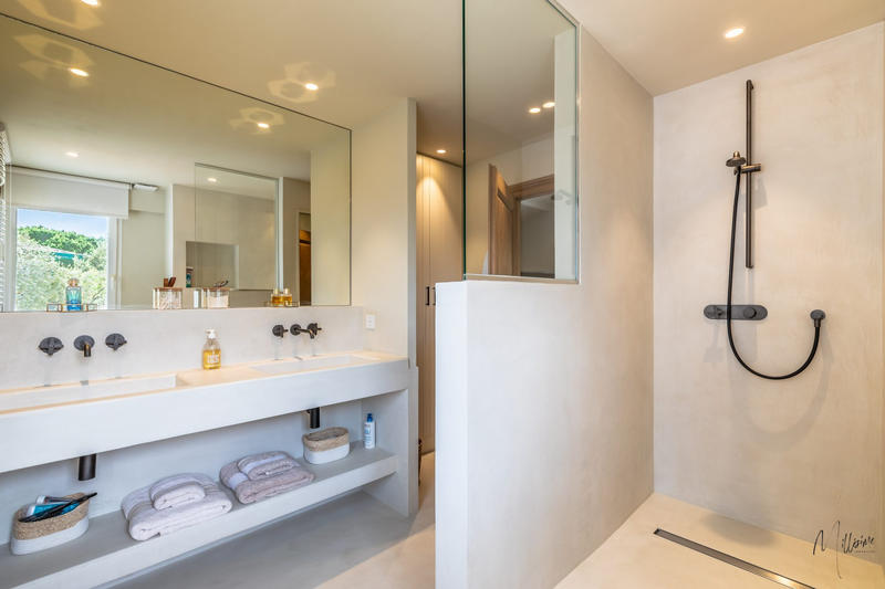 Maison - 312 m² - 8 pièces