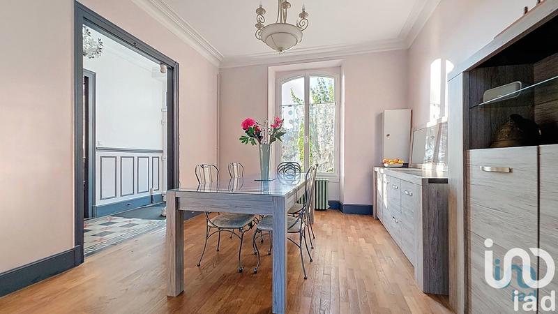 Maison - 180 m² - 8 pièces