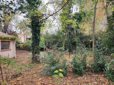 Terrain constructible - 813 m²