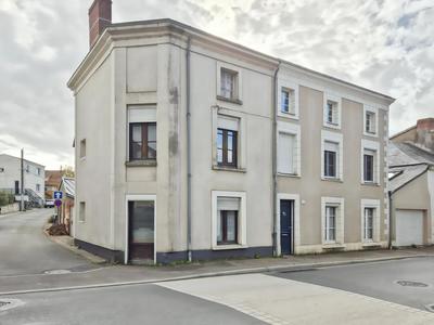 Maison - 185 m² - 6 pièces