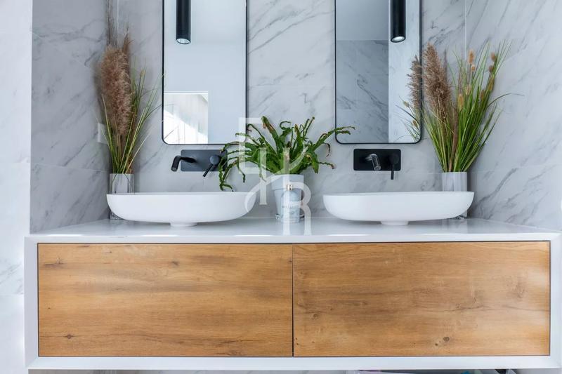 Villa - 245 m² - 5 pièces