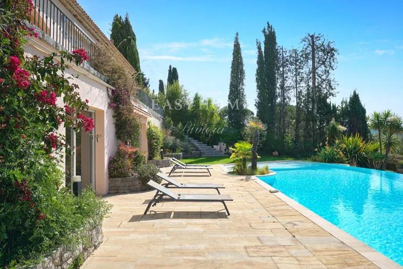 Maison - 361 m² - 9 pièces