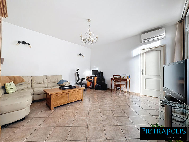 Maison - 94 m² - 6 pièces