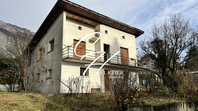 Maison - 160 m² - 5 pièces