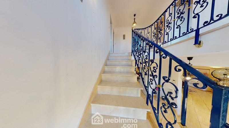 Maison - 170 m² - 7 pièces