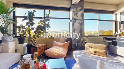 Loft - 149 m² - 4 pièces