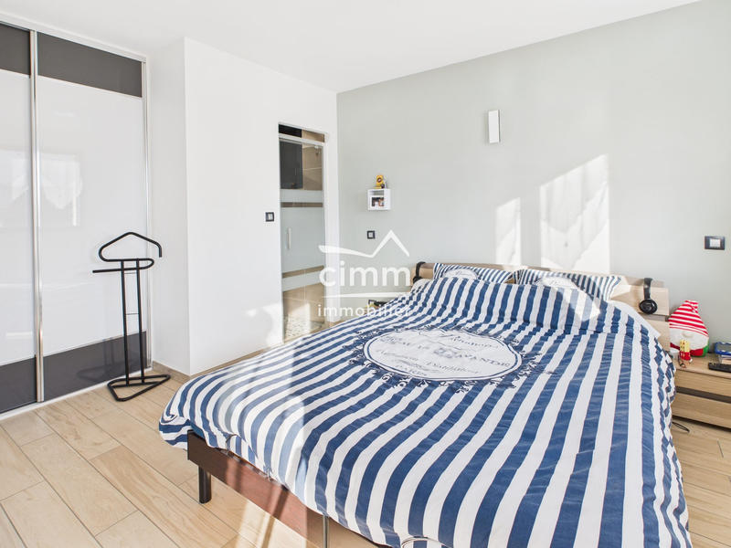 Maison contemporaine - 141 m² - 6 pièces