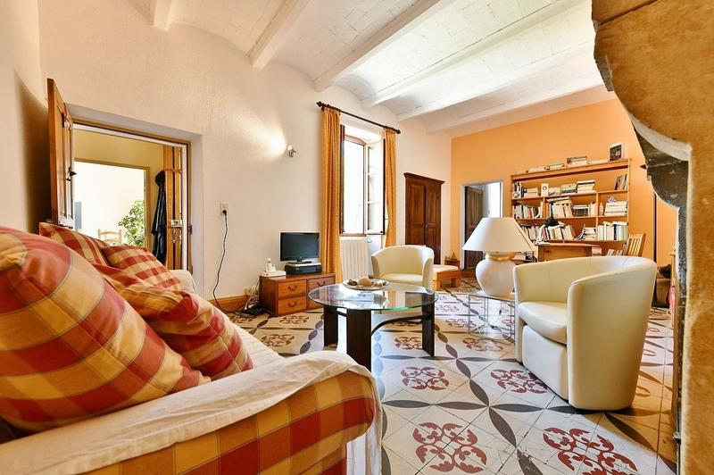 Maison en pierre - 274 m² - 11 pièces