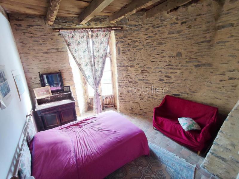 Demeure - 198 m² - 9 pièces