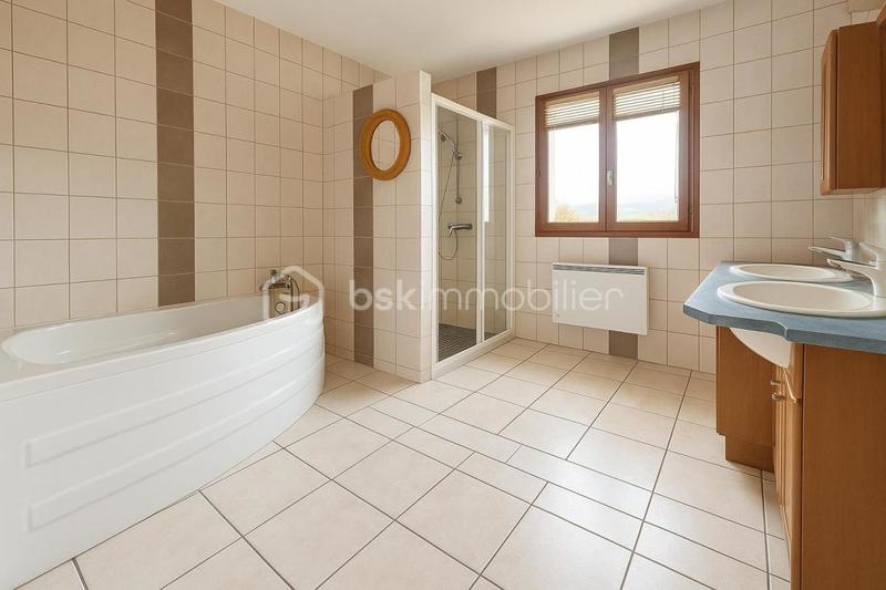 Maison - 160 m² - 6 pièces