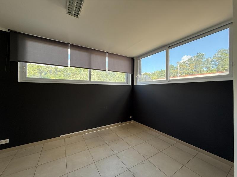 Bureau - 567 m² - 10 pièces