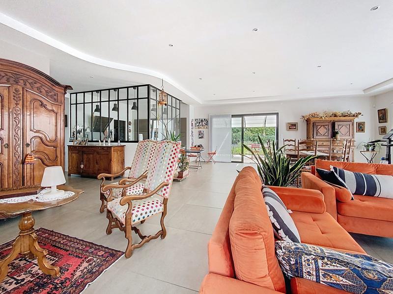 Maison contemporaine - 204 m² - 5 pièces