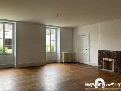 Maison - 220 m² - 5 pièces